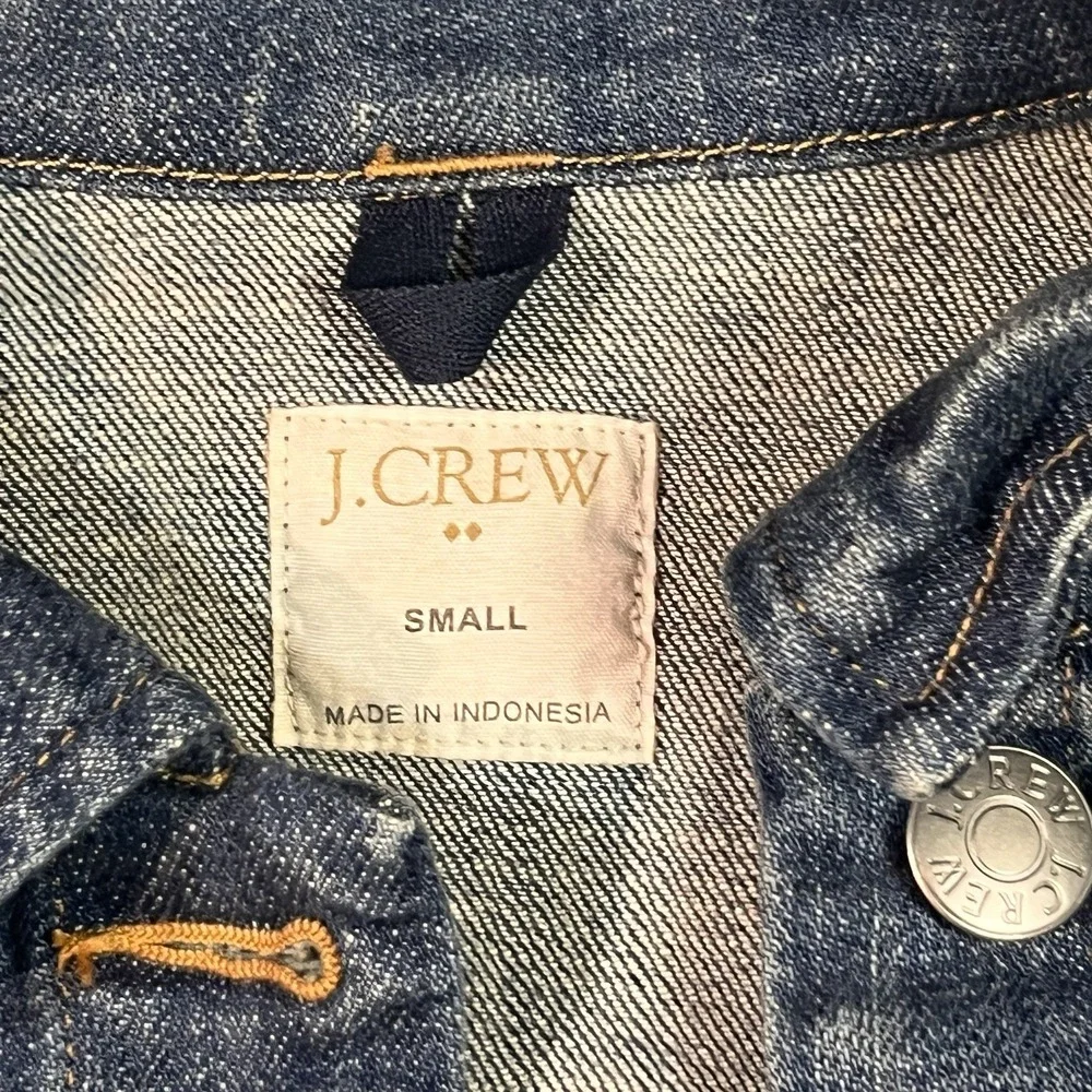 J Crew Jacket Womens Small Blue Denim Trucker Button Up Distressed Classic Style